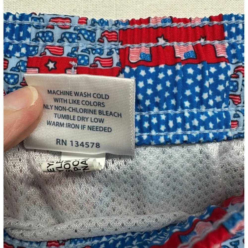 Vineyard Vines Boys Swim Trunks L Patriotic American Flag Patchwork Blue Red